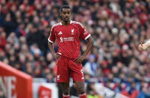 红军旧将：可以想象阿隆索执教利物浦；伊萨克反弹只是时间问题