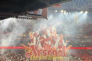 TA谈阿森纳巨型TIFO：球队出资+球迷组织策划，坚持将坎贝尔放C位